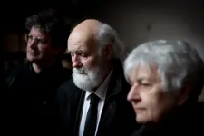 „Az se érdekel, ha letöltendőt kérnek” – tüntetők kísérték Iványi Gáborékat az első bírósági tárgyalásukra