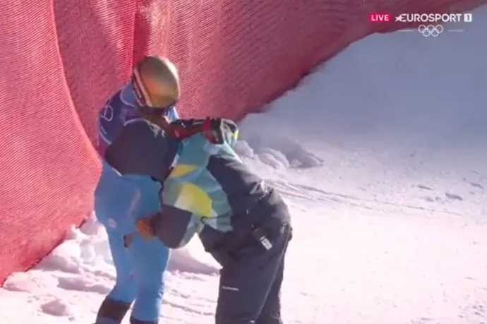 A ruhája is kiégett, annyira hosszan csúszott a bukása után egy olasz alpesi síző