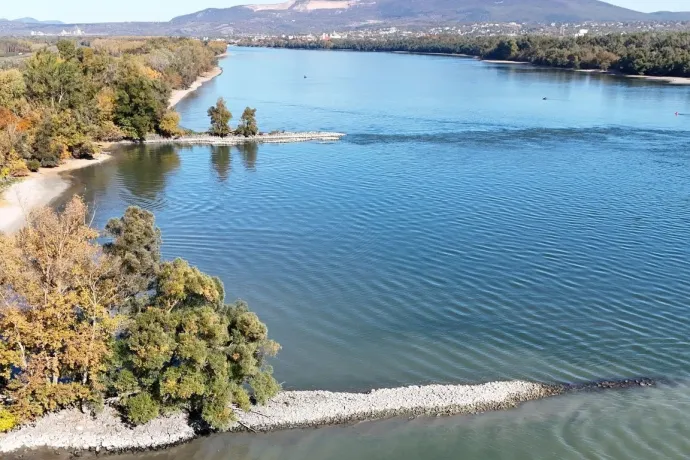 Magyar-amerikai tanulmány fejtette meg, hogyan hatnak a folyókra épített sarkantyúk a Duna vízszintjére