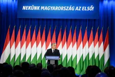 Orbán Viktor egy időben mélyen hallgatott az akkumulátorgyárakról, aztán hirtelen újra kiállt az ágazat mellett