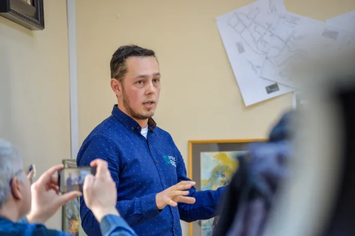 Imecs István, a Project Bag Egyesület alelnöke és a vita elindítója – Fotó: MS Photo / Project Bag Egyesület