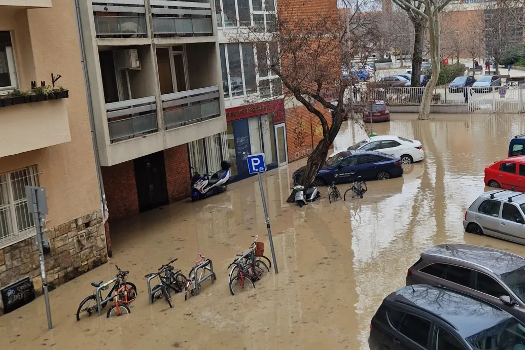 Elöntötte a víz Újbuda néhány utcáját