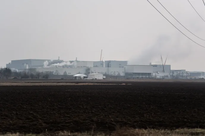 Gödi Samsung-ügy: feljelentést tesz, Szijjártó és Lantos rendkívüli meghallgatását kezdeményezi Keresztes László Lóránt