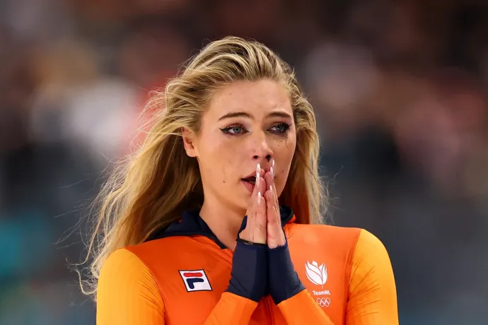 Öt perc alatt kétszer dőlt meg az olimpiai csúcs gyorskorcsolyában, a hollandok megnyerték az első érmeiket