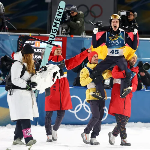 Meglepetés a téli olimpia síugróversenyén, Domen Prevc a dobogóról is lemaradt Kép