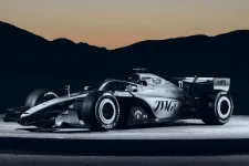 Egy nap alatt három Forma–1-es csapat is bemutatta az új versenyautóját