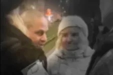 Indítványozták a Tisza Párt aktivistáit késeléssel fenyegető férfi letartóztatását