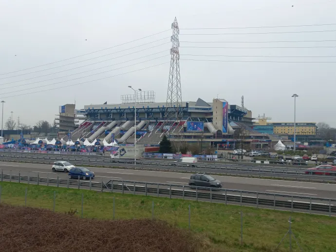 A rövidpályás gyorskorcsolya és a műkorcsolya olimpiai helyszíne, az Assago Fórum Milánóban – Fotó: Fehér János / Telex