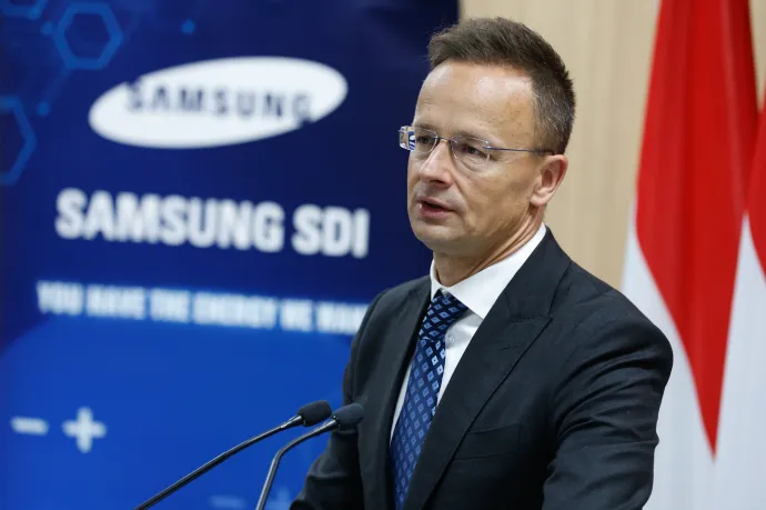 Szijjártó rágalmazás miatt feljelentést tett Magyar Péter ellen