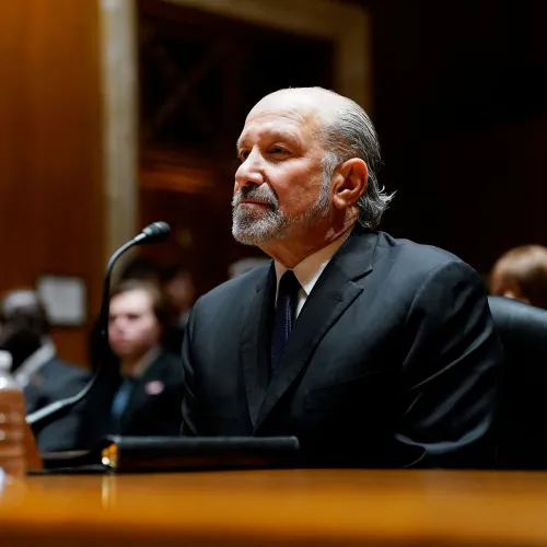 Trump kereskedelmi minisztere elismerte, hogy egyszer együtt ebédelt Epsteinnel a hírhedt magánszigeten Kép