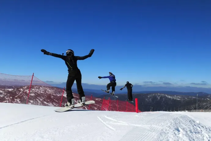 A VSK Csíkszereda versenyzői edzőtáborban az ausztriai Hintertuxban, 2025 októberében – Fotó: VSK Csíkszereda / CSM Miercurea-Ciuc / Facebook