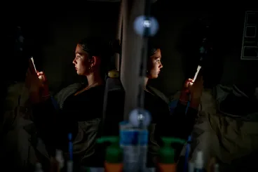 A romániai gyerekek közel 80%-a korlátozás nélkül internetezik, rendszeresen találkoznak káros tartalmakkal