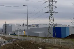 Nyomoz a rendőrség a gödi Samsung-gyár ügyében