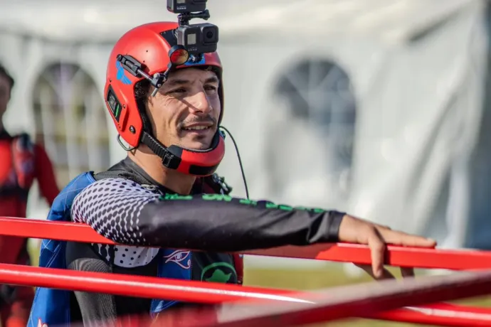 Nem nyílt ki az ejtőernyője, szörnyethalt a kétszeres világbajnok extrém sportoló