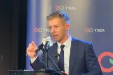 Magyar Péter szerint a gödi akkugyár dolgozói felfalták az állatkertből a kacsákat. És az aranyhalakat is