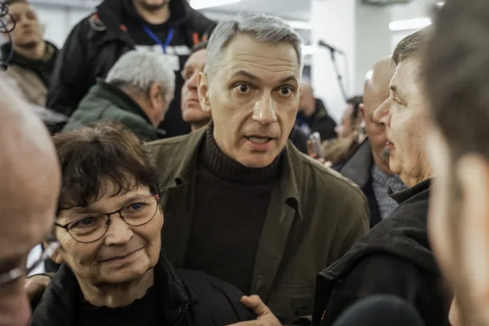 Lázár szerint nem is volt évekig rákkeltő a levegő a Samsung akkumulátorgyárában