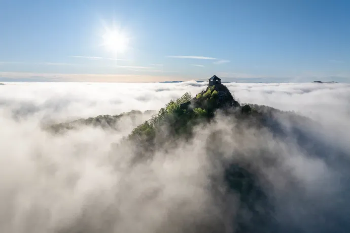 Ködös reggel után kisüthet a nap csütörtökön