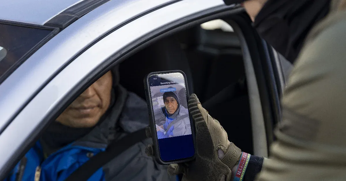 Az ICE olyan megfigyelőállamot építhet ki, hogy arra még Kína is elismerően csettintene