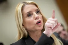 Pam Bondi: Remélem, hogy Epstein szeretője a börtönben fog meghalni