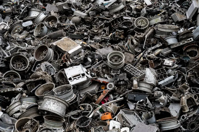 Pár ezer tonna fémhulladék maradt a magyar mintacégből