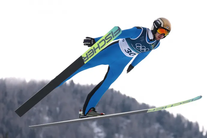 Hazaküldték az olimpiáról a finn síugrók edzőjét, aki bepiálva ünnepelte a szlovének győzelmét