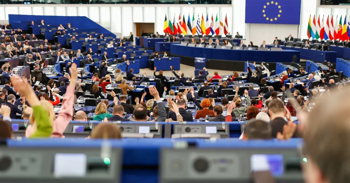 Egy magyar igent se kapott egy szegénység elleni határozat az EP végszavazásán