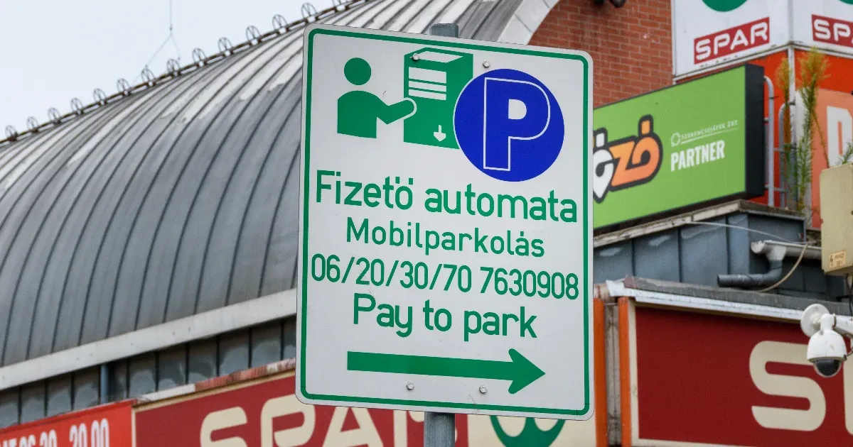 Az átláthatóság felé mozdul el a parkolás a kényelmi díj eltörlésével