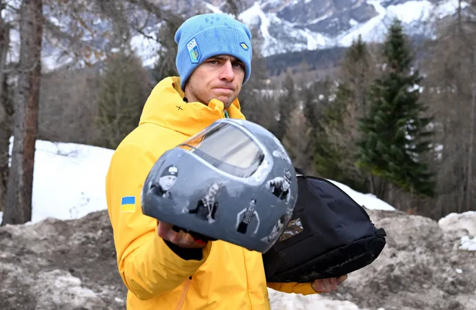 Heraskevics elhagyja az olimpia helyszínét – Fotó: Annegret Hilse / Reuters