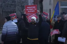 Az AUR is tüntetést szervezett az adók ellen, de néhány Georgescu-támogató skandálás is becsúszott