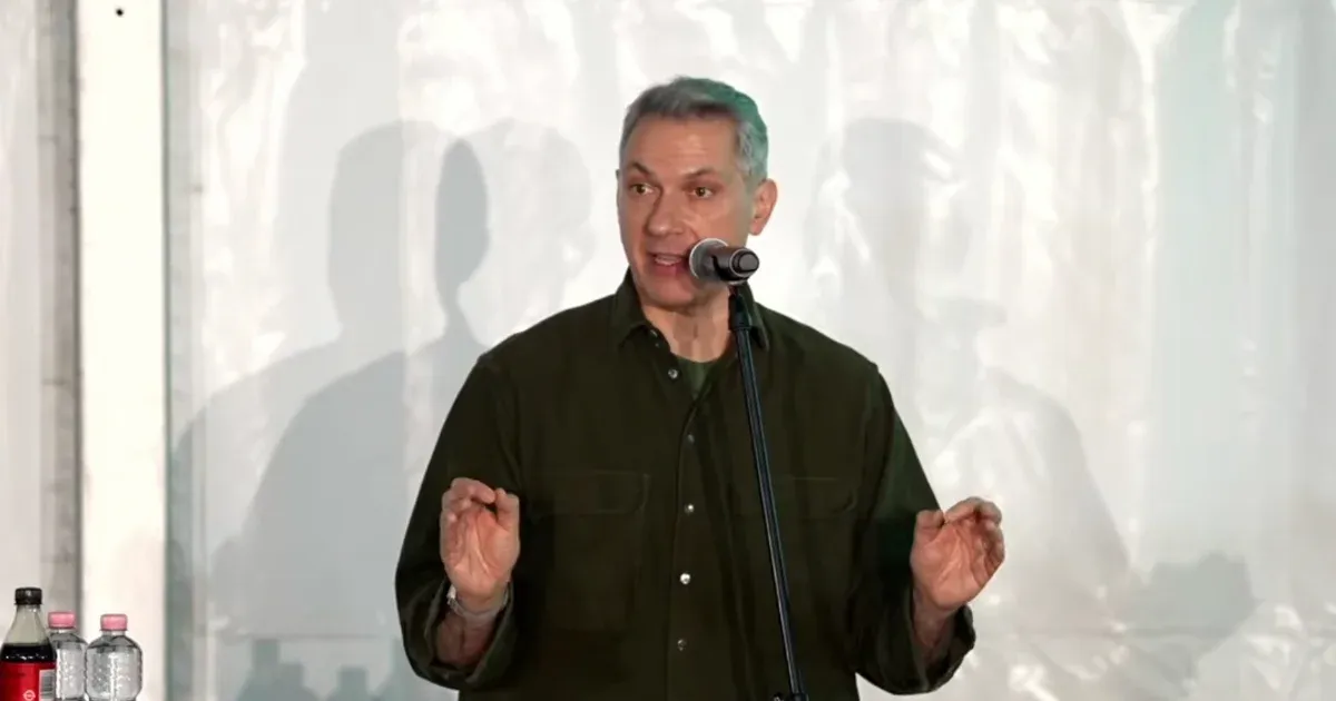 Ukránpártinak és tiszásnak nevezte Lázár János Pécelen az ellene tiltakozókat