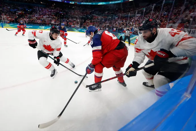 Kanada padlóra küldte a cseheket az olimpiai hokitornán