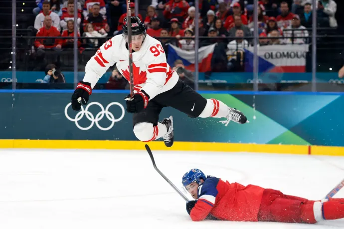 Kanada padlóra küldte a cseheket az olimpiai hokitornán