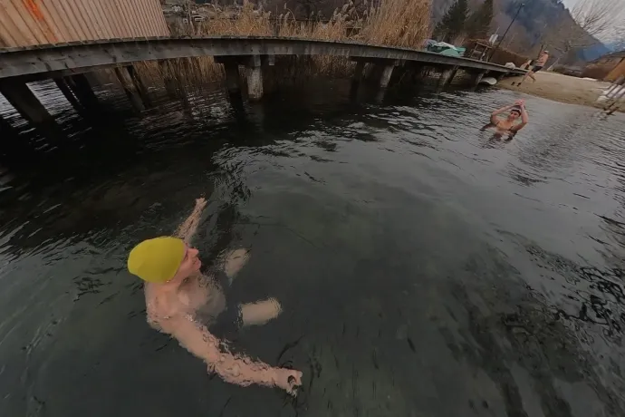 Hidegfürdő a Millstatti-tóban – Fotó: Tenczer Gábor / Telex