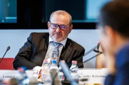 Több mint 360 milliárdot csoportosít át a kormány rezsivédelemre