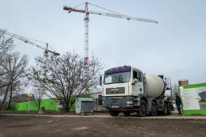 Életjelet adott az építőipar, az erős december húzza az évet