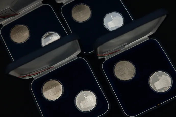 Más kockázatokkal fut neki a forint a választásoknak, mint négy éve