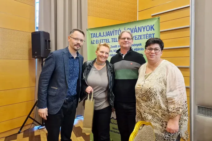 Zakar András, Cserna Hajnalka, Mármarosi Sándor és Czifrusz Natália a kerekasztal-beszélgetés után a Makeosz egri konferenciáján – Fotó: Thüringer Barbara / Telex