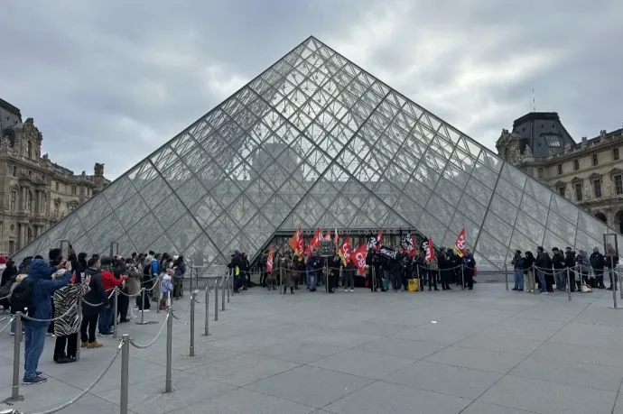 Túlárazott, újrafelhasznált jegyekkel csalhattak idegenvezetők a Louvre-ban