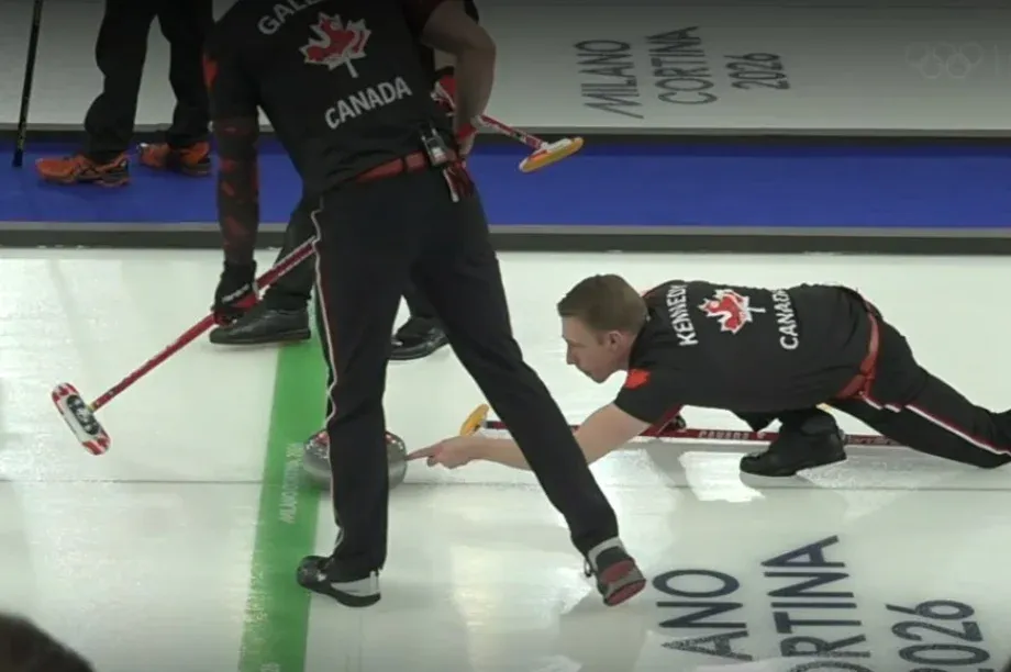 Káromkodós, kiabálós curlingbalhé lett egy ujjhegy miatt