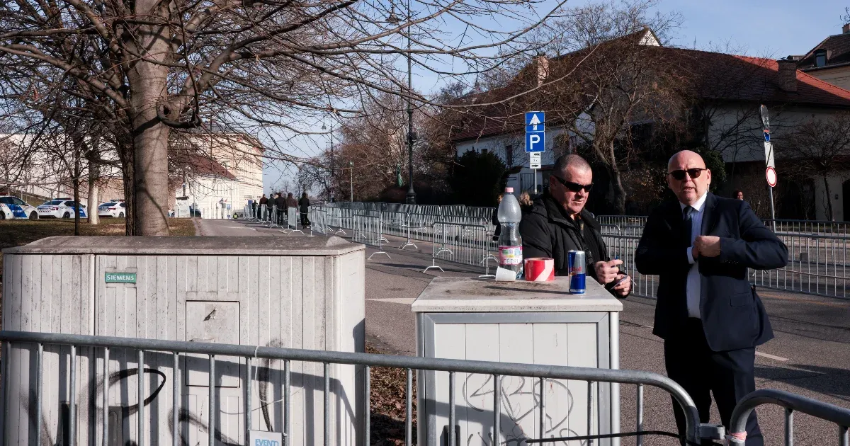 Érkeznek a vendégek Orbán Viktor évértékelőjére