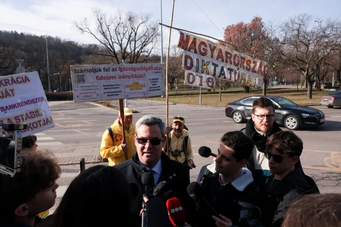Takács Péter egészségügyi államtitkár – Fotó: Hevesi-Szabó Lujza / Telex