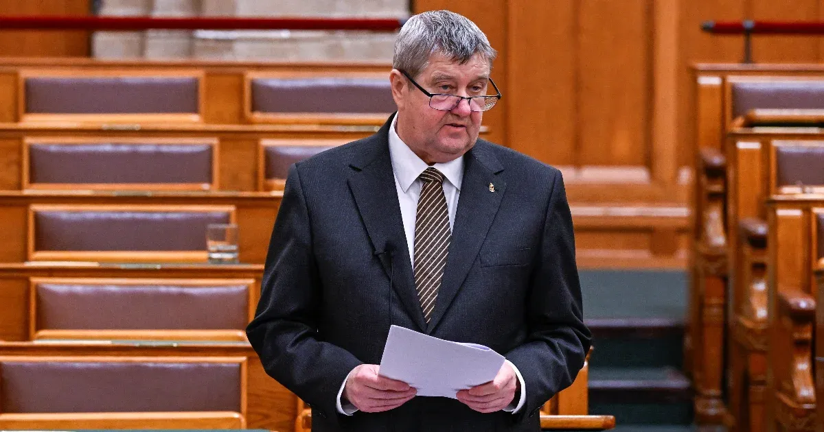 Autóbalesetet szenvedett Tállai András, a fideszes államtitkár vezette a kocsit