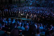 A halál vámszedőinek hívott Shellről és Erste Bankról nemrég egészen más hangnemben beszélt a kormány