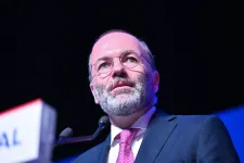 Manfred Weber: Azért rúgtam ki Orbán Viktort, mert ami sok, az sok