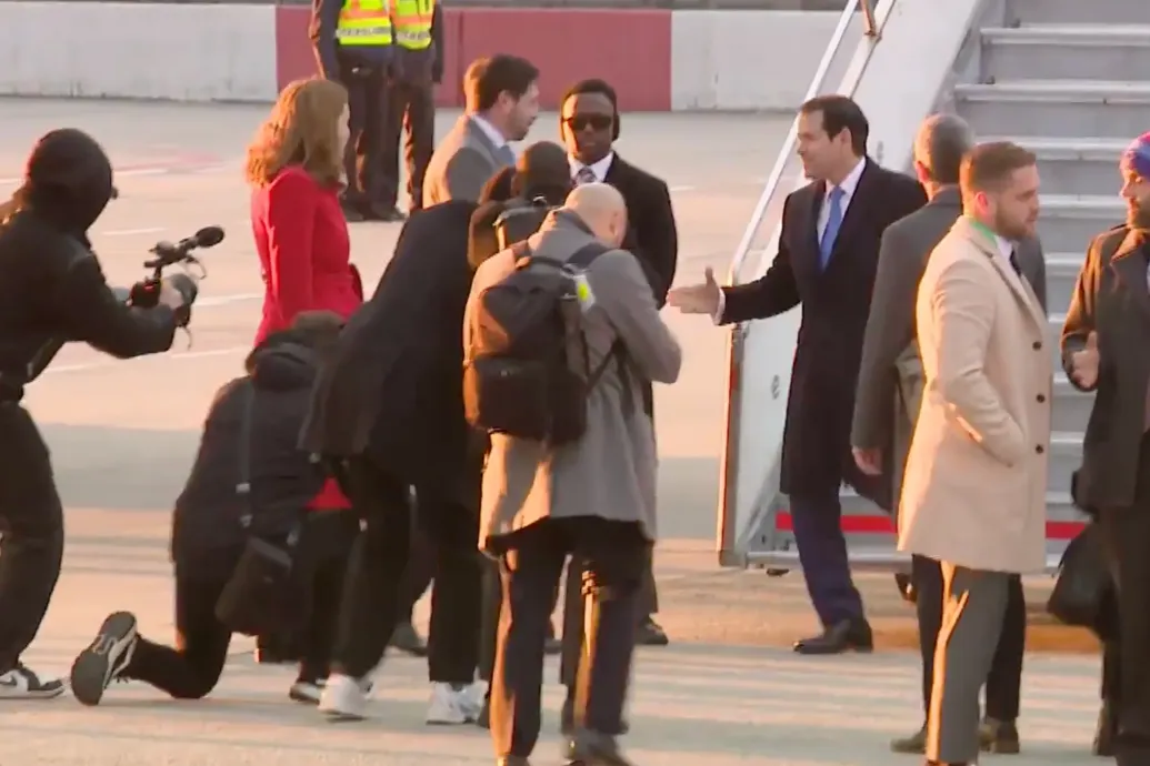 Megérkezett Budapestre Marco Rubio