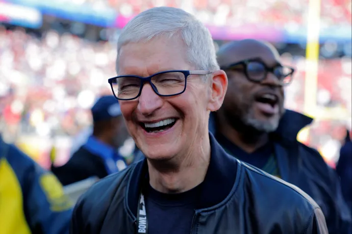 Levélben szóltak be az Apple vezérigazgatójának, hogy elnyomja a konzervatív médiát
