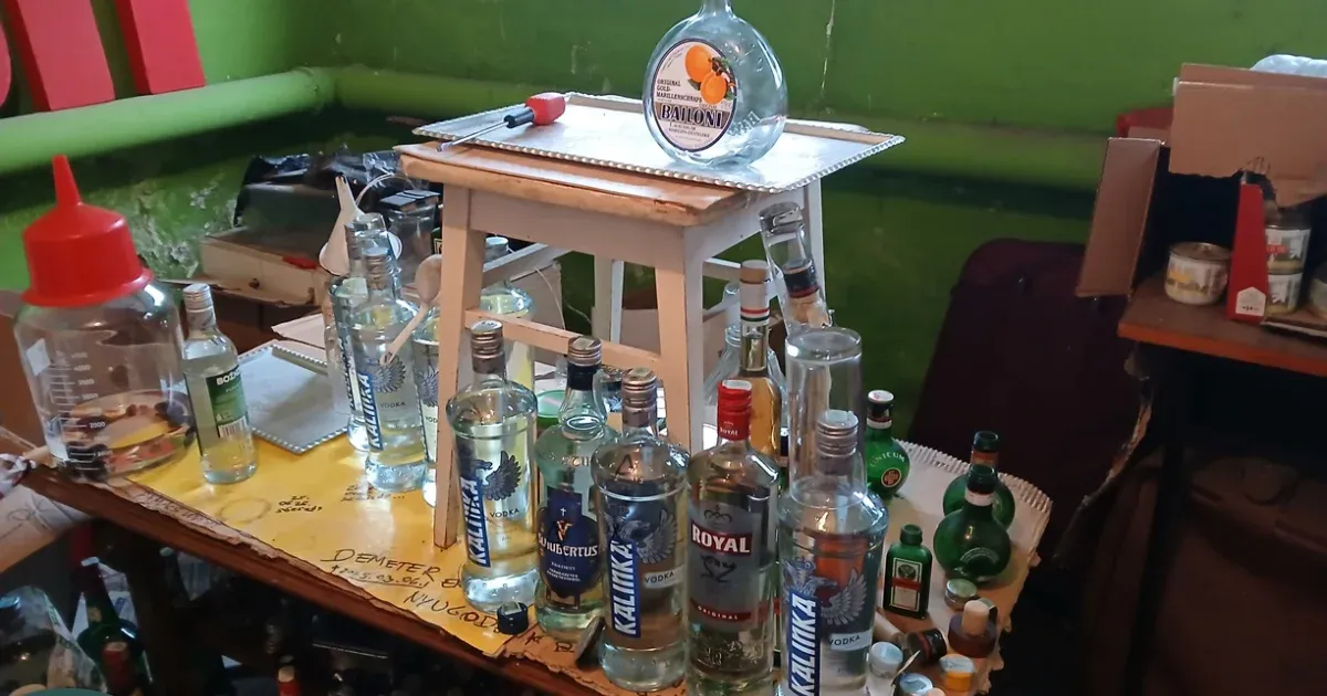 285 liter alkoholt foglalt le a NAV egy debreceni férfinál, aki azt állította, vésztartalékként tartotta magánál