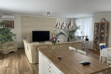 Még a sűrű agglomerációban is mire nem képes egy magánút, ami őrzi a ház intimitását