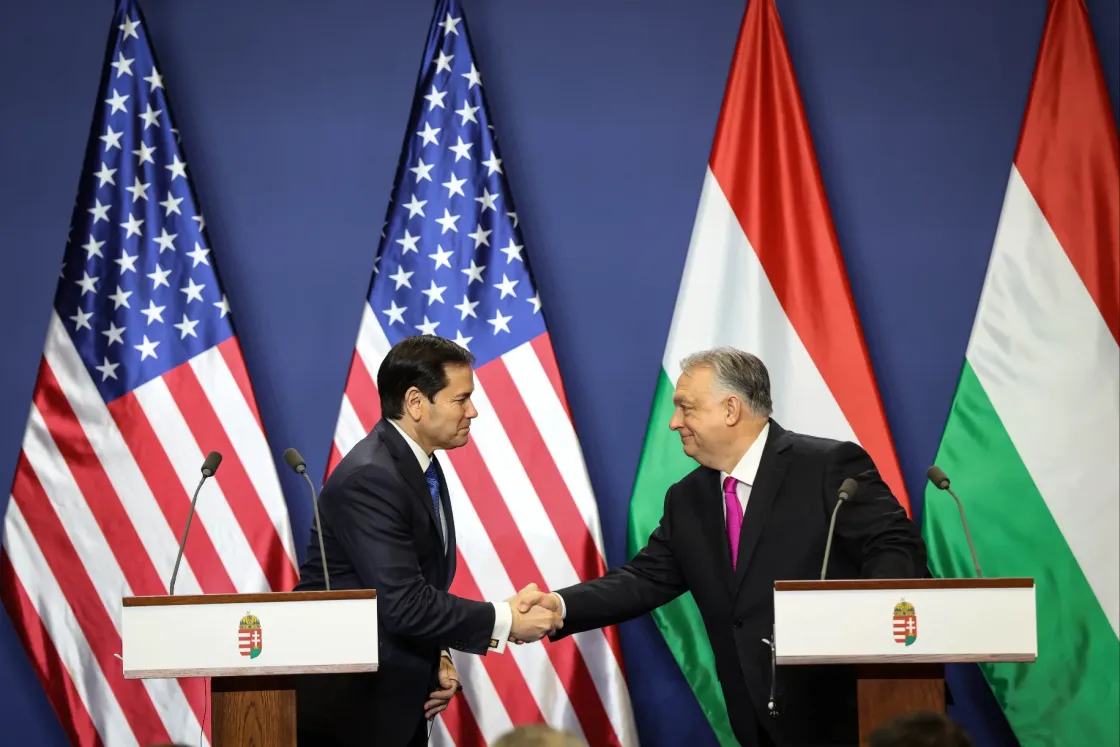 Rubio szerint az olajszankciók alóli mentesség Orbán és Trump személyes kapcsolatán múlik
