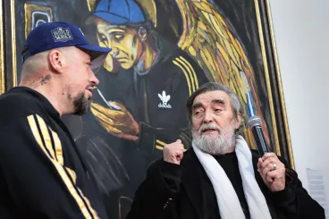 Liviu Alexa, a rágalmazási pereiről híres médiatulajdonos a Kolozsvári Művészeti Múzeumban debütált művészként